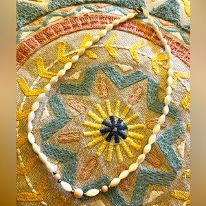 VINTAGE MOTHER OF PEARL BEADED NECKLACE